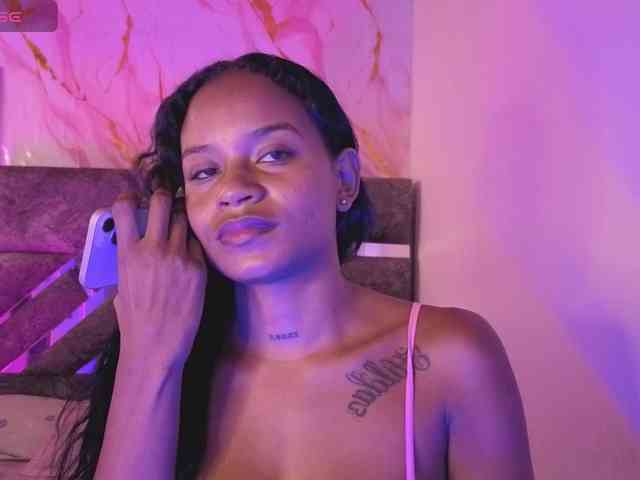 NAHOMII-BROWN webcam