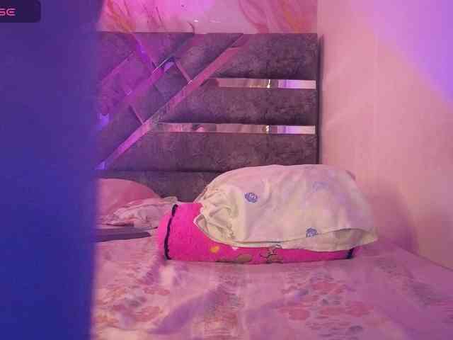 NAHOMII-BROWN webcam