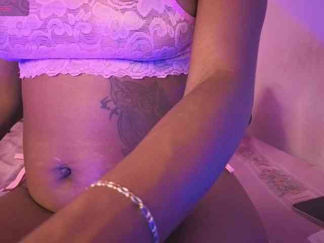 NAHOMII-BROWN webcam