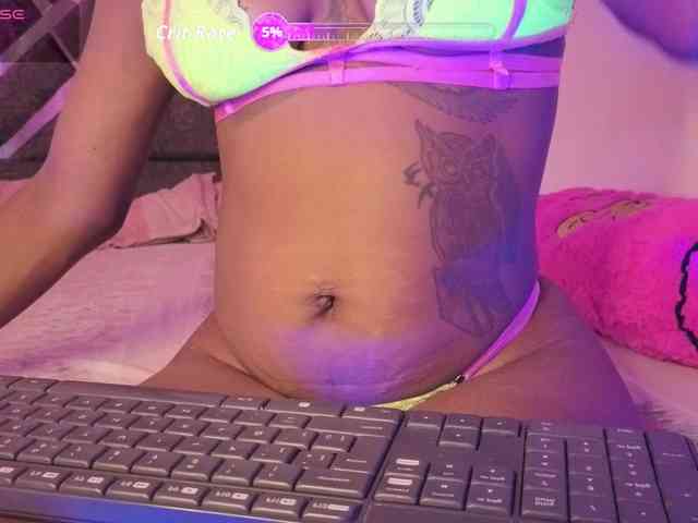 NAHOMII-BROWN webcam