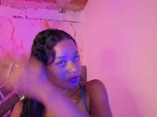 NAHOMII-BROWN webcam