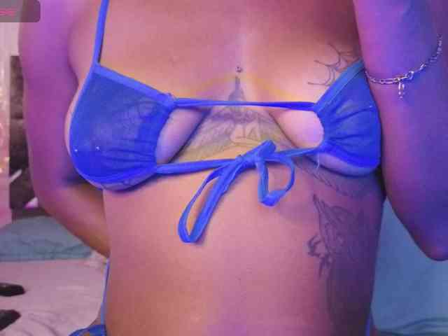 NAHOMII-BROWN webcam