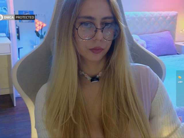 -Light-Fury- live cam on BongaCams