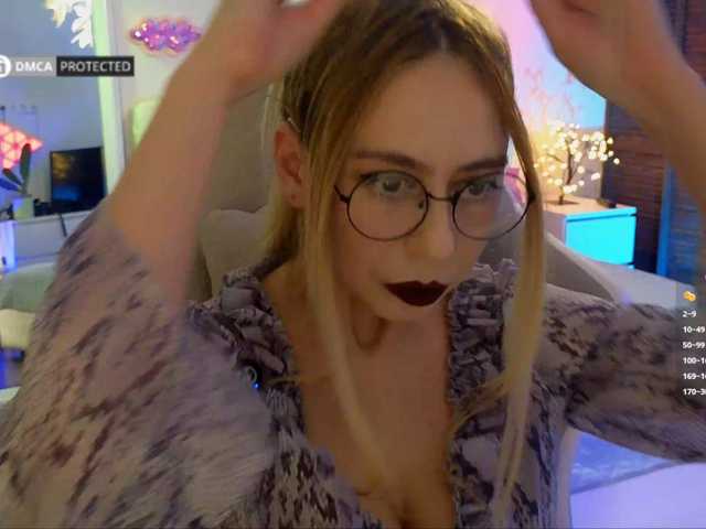 -Light-Fury- live cam on BongaCams