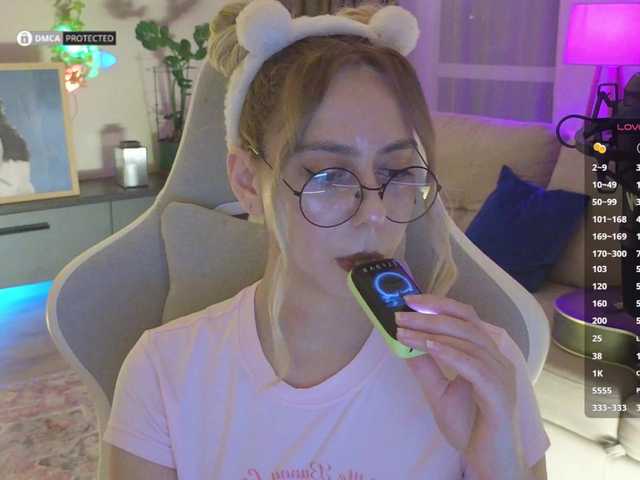 -Light-Fury- live cam on BongaCams