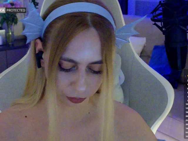 -Light-Fury- live cam on BongaCams