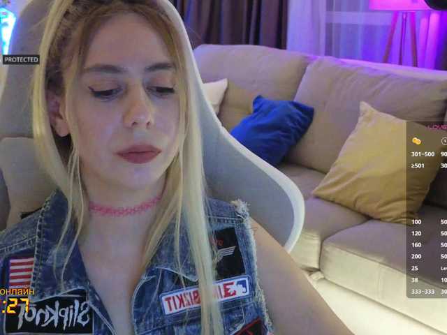 -Light-Fury-'s BongaCams show and profile