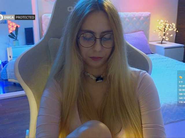 -Light-Fury- live cam on BongaCams