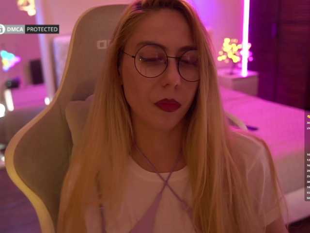 -Light-Fury- live cam on BongaCams