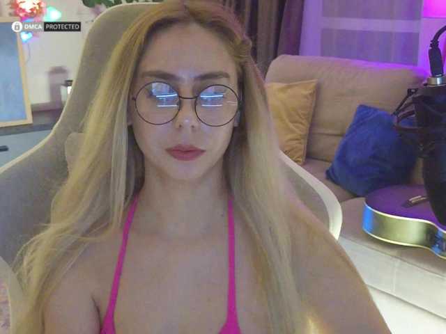 -Light-Fury- live cam on BongaCams