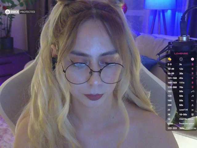 -Light-Fury- live cam on BongaCams