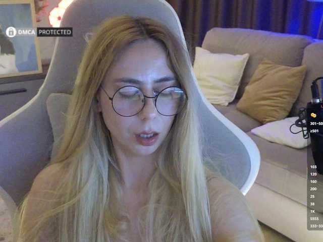-Light-Fury- live cam on BongaCams