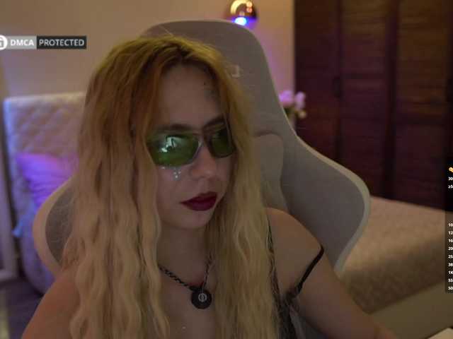 -Light-Fury- live cam on BongaCams