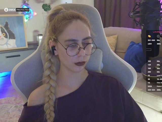 -Light-Fury- live cam on BongaCams