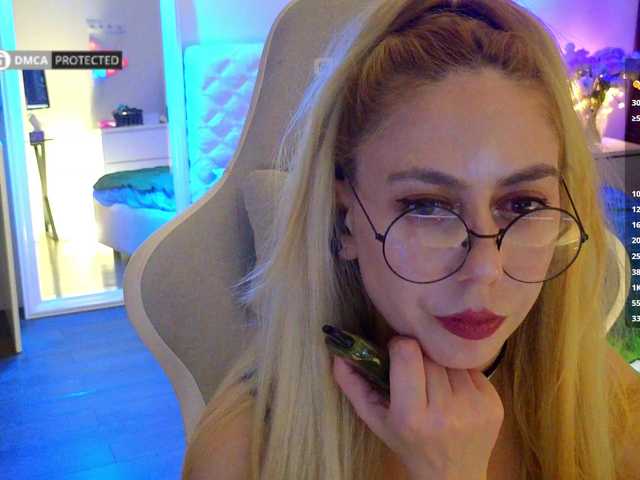 -Light-Fury- live cam on BongaCams