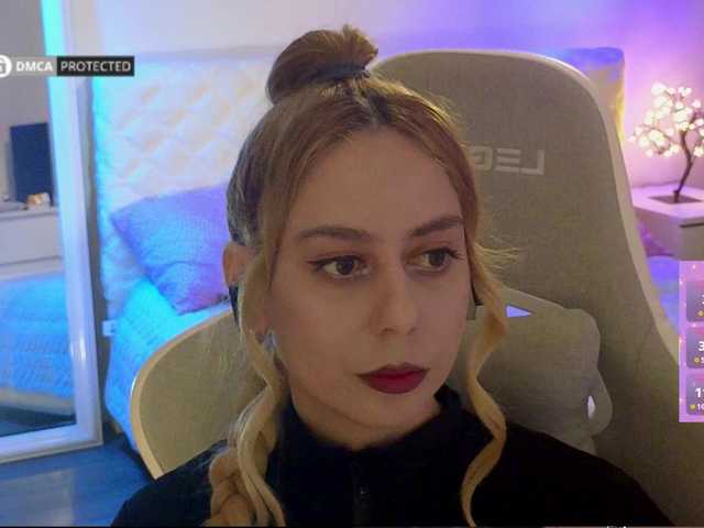 -Light-Fury- live cam on BongaCams