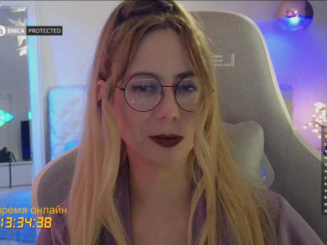 -Light-Fury- live cam on BongaCams