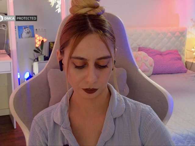 -Light-Fury- live cam on BongaCams