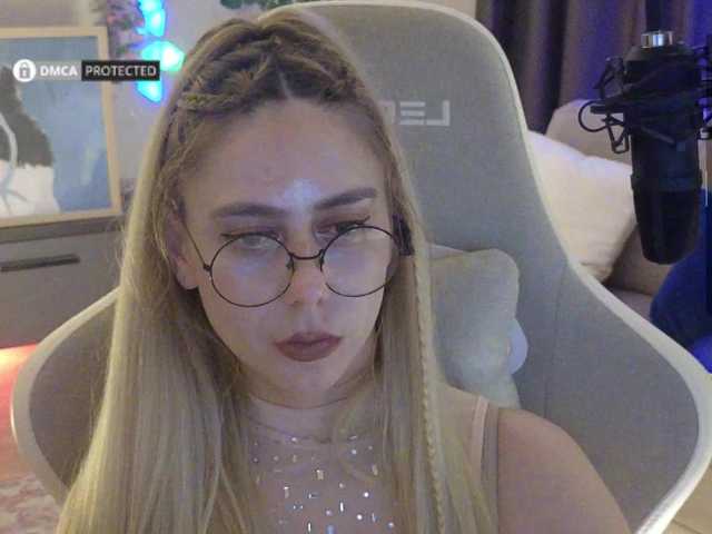 -Light-Fury- live webcam show