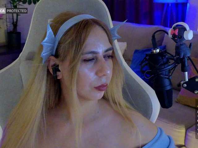 -Light-Fury- live cam on BongaCams