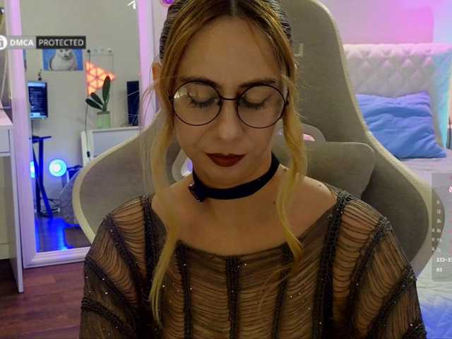 -Light-Fury- live cam on BongaCams