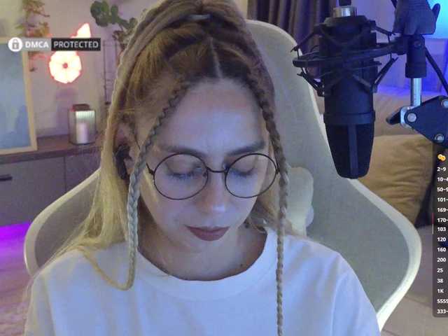 -Light-Fury- live cam on BongaCams