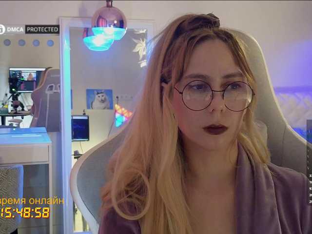 -Light-Fury- live cam on BongaCams