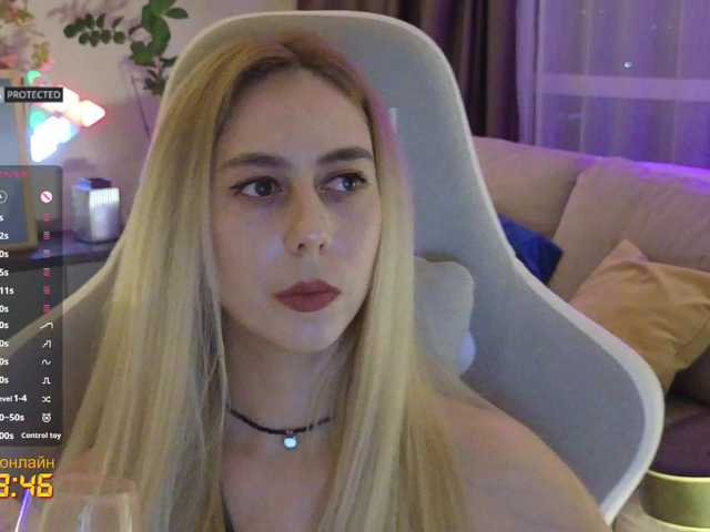 -Light-Fury-'s BongaCams show and profile