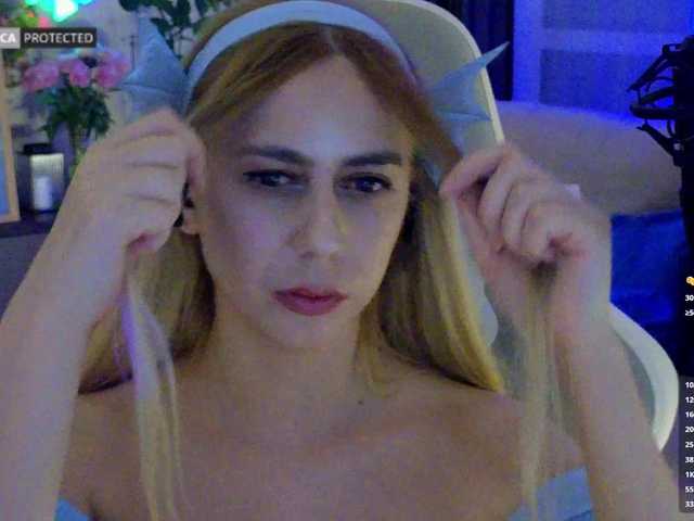 -Light-Fury- live cam on BongaCams