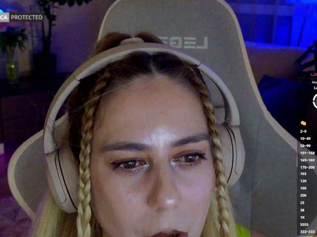 -Light-Fury- live cam on BongaCams