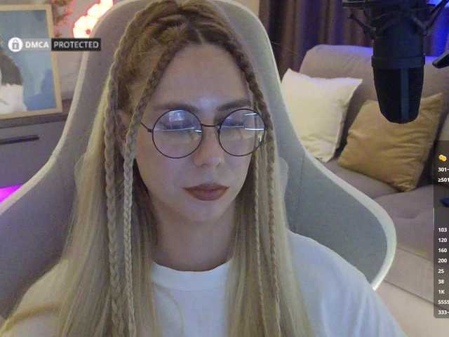 -Light-Fury- live webcam show