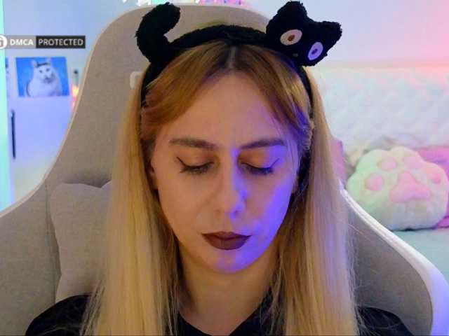 -Light-Fury- live cam on BongaCams