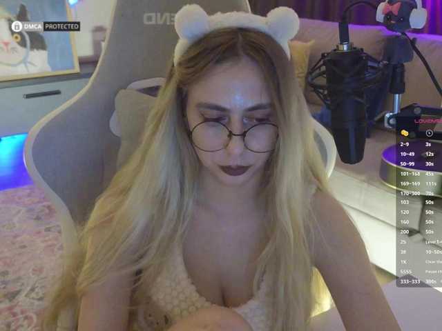 -Light-Fury- live cam on BongaCams