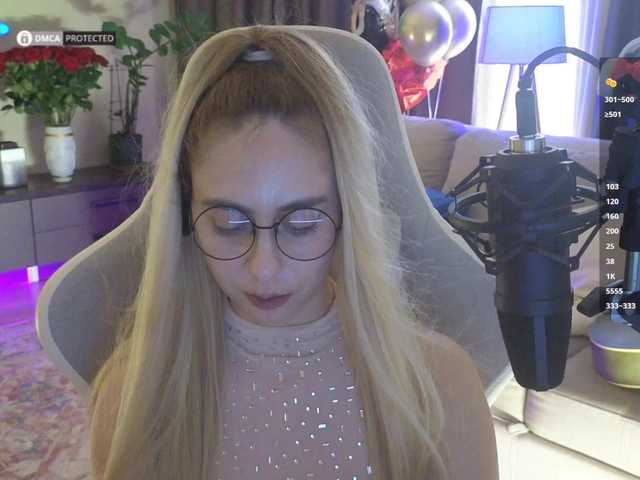 -Light-Fury- live cam