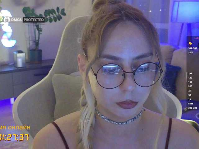 -Light-Fury- live cam on BongaCams