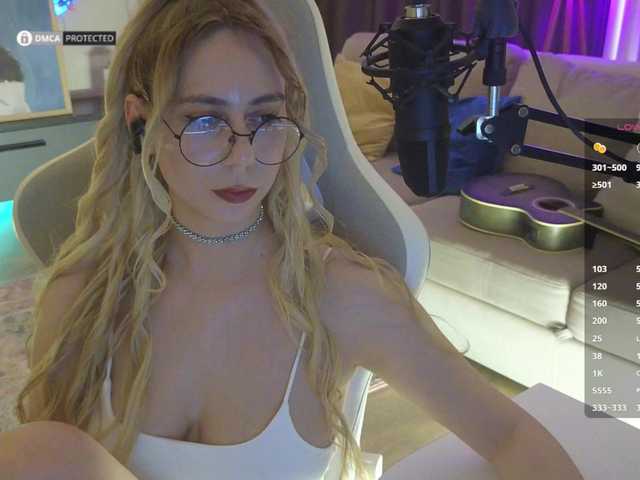 -light-fury- cam belle