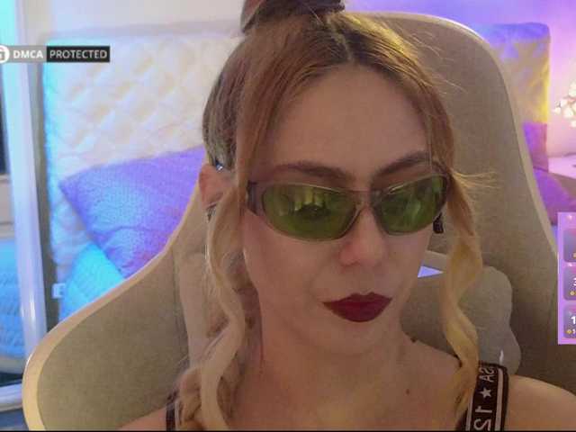 -Light-Fury- live cam on BongaCams