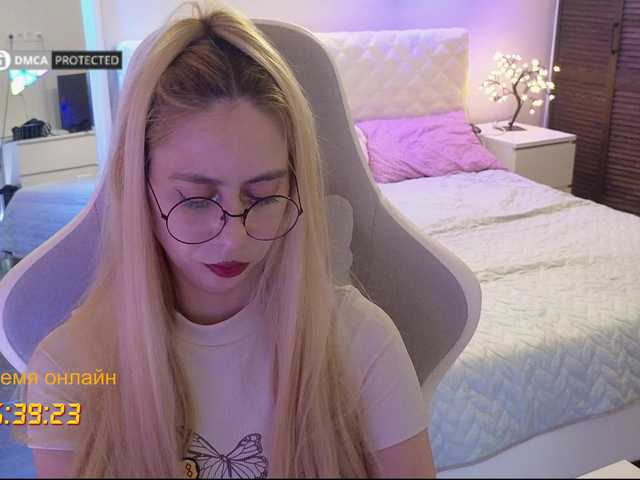 -Light-Fury- live cam on BongaCams