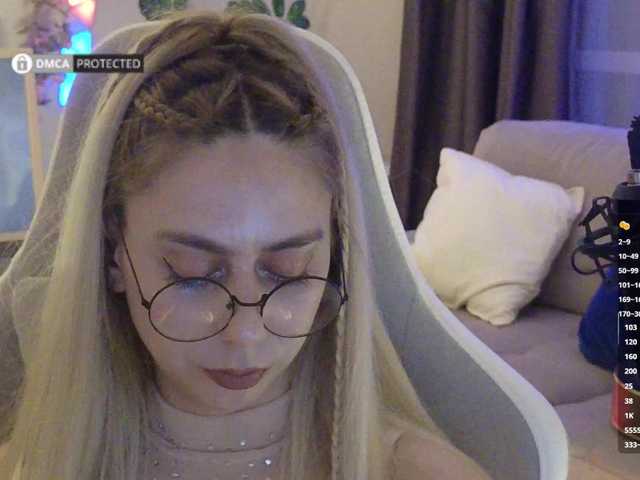 -Light-Fury- live cam on BongaCams