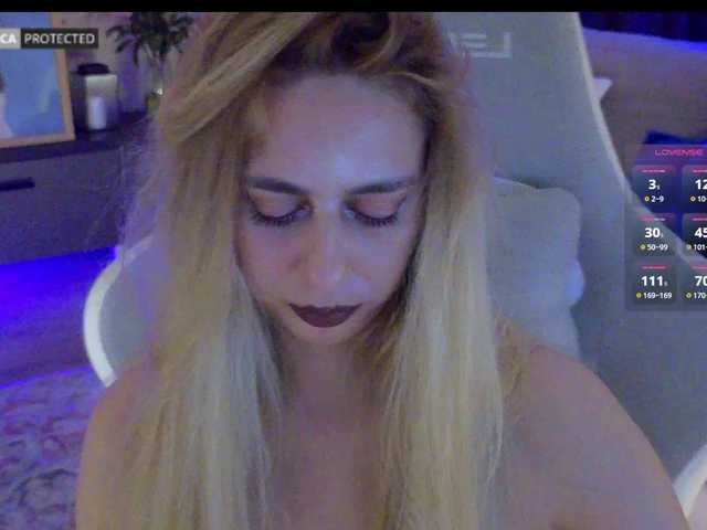-Light-Fury- live cam on BongaCams