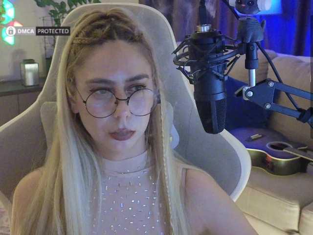 -Light-Fury- live webcam show