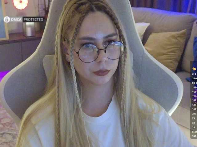 -Light-Fury- live cam on BongaCams