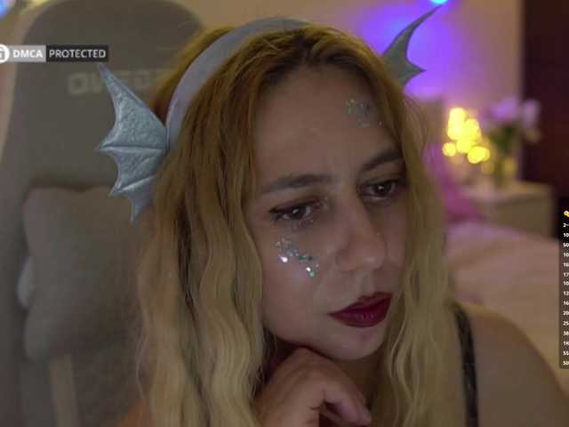 -Light-Fury- live cam on BongaCams