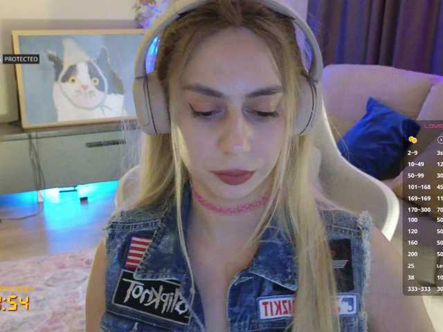 -Light-Fury-'s BongaCams show and profile