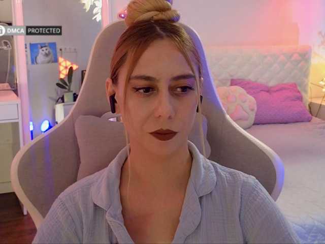 -Light-Fury- live cam on BongaCams