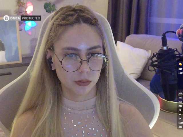 -Light-Fury- live cam on BongaCams