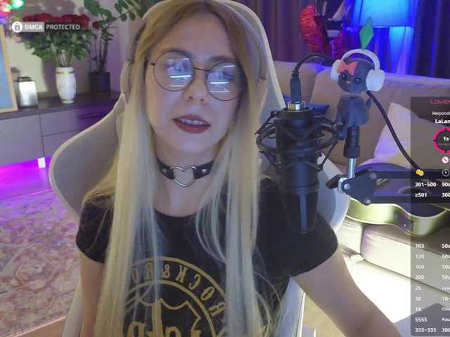 -Light-Fury- live cam on BongaCams