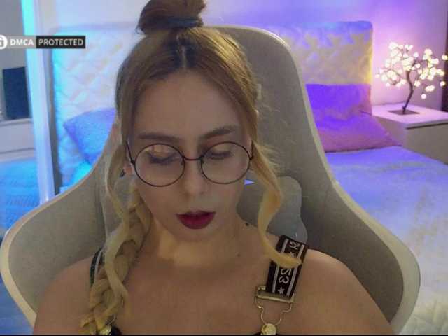 -Light-Fury- live cam on BongaCams