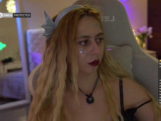 -Light-Fury- live cam on BongaCams