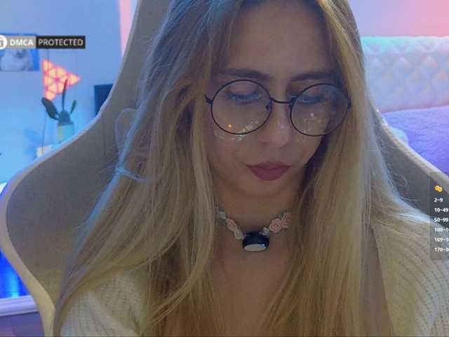 -Light-Fury- live cam on BongaCams